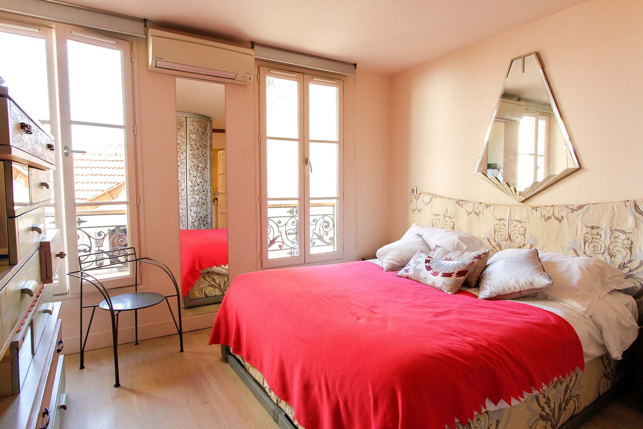 vente appartement duplex dernier étage Paris 6ème 75006 Saint Germain terrasse Rooftop Vue dégagée luxe parisien