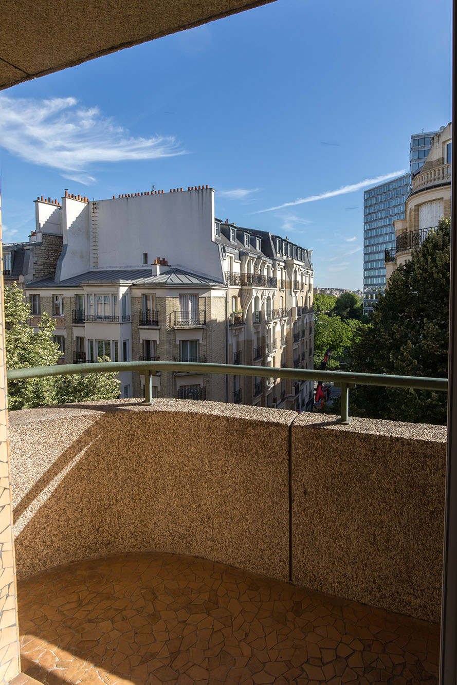 appartement balcon vue seinePont_mirabeau_emile_zola